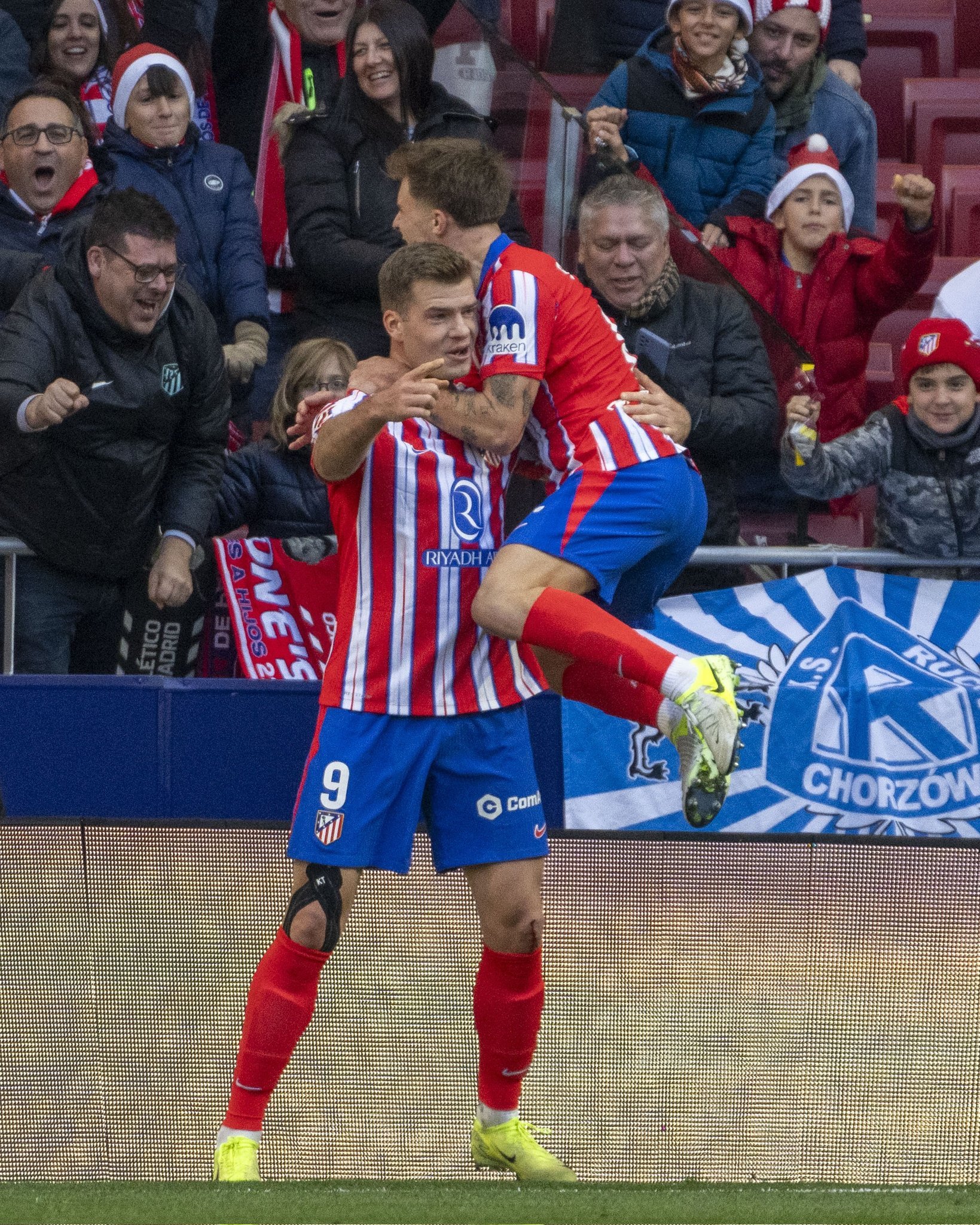 费德勒关键节点连败，西班牙队带队取胜！