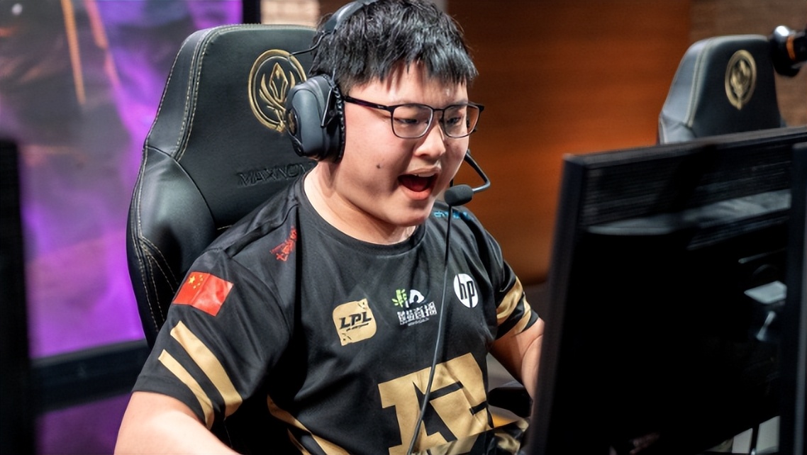 九游体育下载-Uzi连续十场比赛得分超过战术调整，快船挑战极限！-九游体育下载